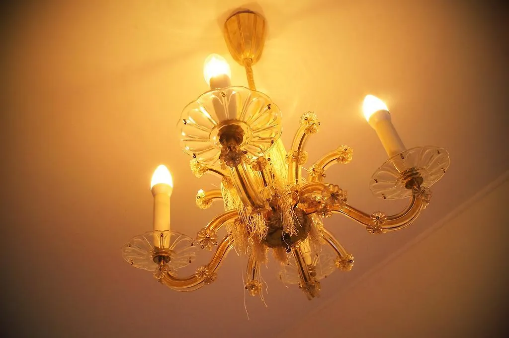Das Schonbrunn Apartment! Vienna Austria